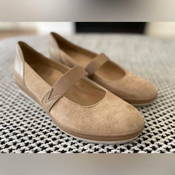 Vionic Shoes - Vionic Judie Women's Orthotic Mary Jane Wedge Size 9.5